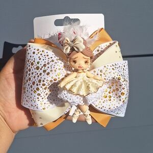 New beautiful handmade hair bow